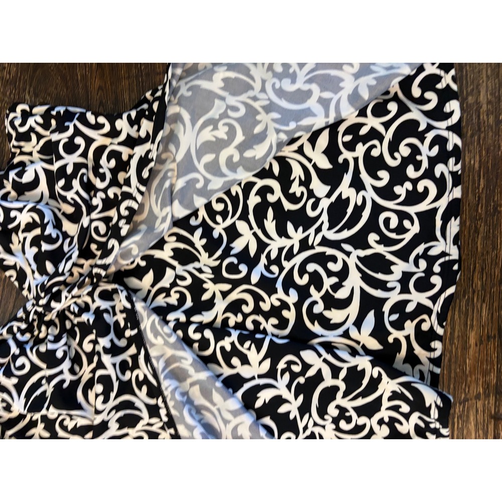 Miraclesuit Scroll Lock Love Knot Tankini Top Women Black White Paisley Size 16 - Picture 8 of 11
